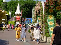 dubai miracle garden opens for new season