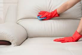 Koltuk temizliğinde önemli hususlardan birisi koltuk kumaşının türüdür. Evde Koltuk Temizligi Nasil Yapilir