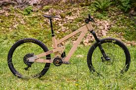 Full Suspension Bike Made From Plywood