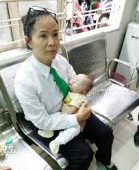 Bé trai 2 tháng tuổi bị mẹ bỏ rơi trên xe taxi ở Sài Gòn
