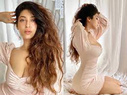 Instagrammer of the Week: Television's Parvati aka Sonarika Bhadoria is a  head-turner in these glamorous outfits | The Times of India