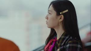 rectangle earrings worn by seo dan seo