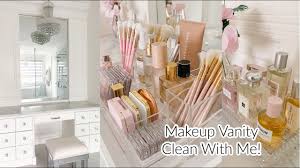 clean organize my makeup vanity with