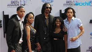 They have two sons and a daughter. Snoop Dogg And Wife Celebrate 19th Wedding Anniversary Youtube