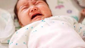 Trẻ sơ sinh quấy khóc cả ngày không ngủ phải làm sao? - Làm mẹ