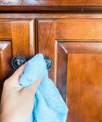 how to clean kitchen cupboards