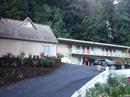 This hotel is 2.1 mi (3.4 km) from monterey bay and 4.4 mi (7.2 km) from university of california santa cruz. You Can Rent That Cottage Picture Of Quality Inn Suites Santa Cruz Mountains Ben Lomond Tripadvisor