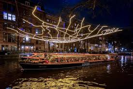 Il più economico è bus che costa 1€. Crociera Lovers Light Festival Amsterdam Stazione Centrale 2021