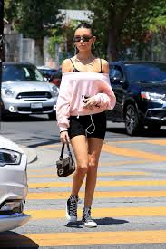 madison beer looks cute in a pink top