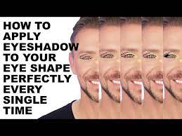 apply eyeshadow to your eye shape