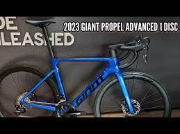 giant aero road bike 2023