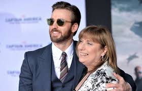 Chris evans has done so many wonderful and kind things for our community. Chris Evans Mom Hates It When People Call Him Short