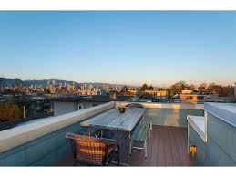 Kitsilano 2 Bedroom Condo With Roof Deck