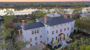 a historic mansion in wilmington north