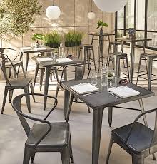 Tables et chaises assortis salle bar restaurant en france,. L Amenagement De Terrasse Equiper Les Chr Metro
