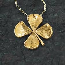 the gilded four leaf clover necklace