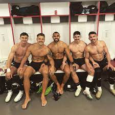 Hands on in the changing room : r/rugbyhotties