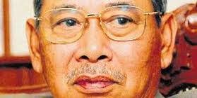implicated Mahathir&#39;s close associates in the operation; his Political Secretary Abdul Aziz Shamsuddin and then-Deputy Home Affairs Minister Megat Junid ... - megat-junid