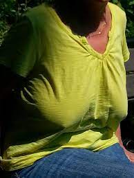 My Wife's braless saggy udders out in public : r/nobra