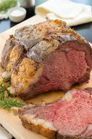 It's called a standing rib roast because to cook it for the roasts we get, and given that we are serving a lot of food in addition to the roast, 3 people per rib is fine. Incredible Prime Rib How To Make The Best Rib Roast At Home