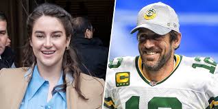 The actor discussed her relationship with rodgers on the tonight show starring jimmy woodley said she realized rodgers was a football player when they met but didn't know much about his career. Tap7qhf7ioapsm