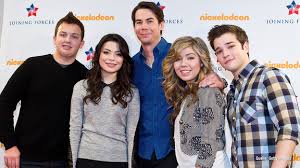 Record and instantly share video messages from your browser. Miranda Cosgrove Erster Trailer Vom Icarly Reboot Ist Da