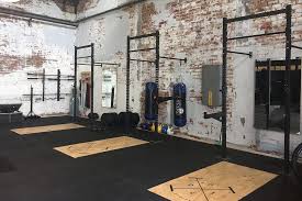 From sponge flooring to heavy duty rubber mats, our best selling gym flooring will give your garage the attention it deserves. All About Gym Flooring Gym Mats