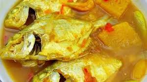 Tidak hanya ikan, lempah kuning juga populer menggunakan bahan daging sapi, maupun ayam. 10 Kuliner Khas Bangka Menggugah Selera Coba Nikmatnya Lempah Kuning Yang Lezat