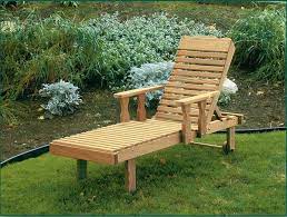 Leisure Lawns Pine Wood Chaise Lounge