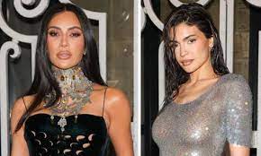 kim kardashian arrives at paris fashion