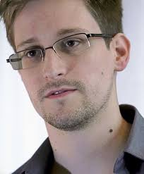 <b>...</b> “<b>Booz Allen</b> Hamilton” und war dort im Auftrag der NSA tätig. - Edward_Snowden