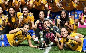 Tigres femenil, bicampeonas del futbol mexicano. Las Jugadoras De Tigres Festejaron Su Campeonato Isra No Soy Chema
