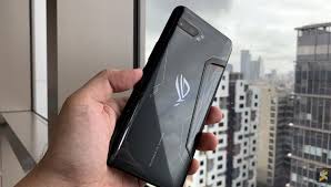 Asus rog phone 2 is the latest gaming smartphone with the price of 2,101 myr in malaysia, it has 6.59 inches display, and available in 2 storage variant. Rog Phone Ii Is Launching In Malaysia On 16 October Soyacincau Com