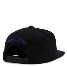 Top hats es una tienda de gorras. Los Angeles Lakers Neon Script Snapback