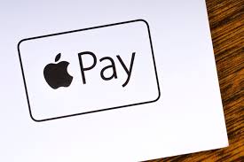 apple pay lets users pay merchants