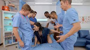Valentina Nappi is sucking cocks in the hospital - Porn Movies - 3Movs