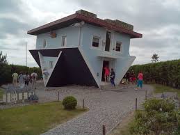 Diese erlebnis sollte man sich nicht entgehen lassen! Bild Schiefes Haus In Trassenheide Zu Insel Usedom In Seebad Uckeritz