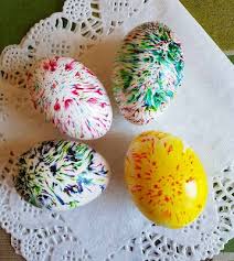 За наша радост успяхме да намерим няколко доста ефектни, които няма как да не споделим и с вас. Vielica Ot Vkusove Velikdenski Yajca Tehniki Za Boyadisvane Easter Egg Decorating Egg Decorating Easter Eggs
