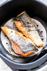 how to make air fryer salmon with skin
