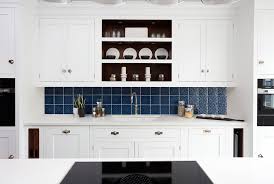 what color goes with a white kitchen