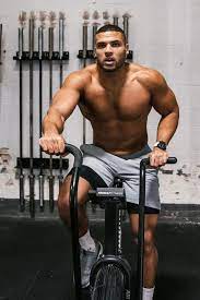The hip flexors are muscles that extend from the hips to the knees. Meet Zack George Uk Crossfit Open Champ And Britain S Fittest Man Magazine The Times