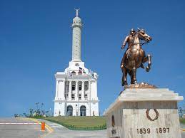 Sumigas - El Monumento de Santiago (oficialmente Monumento a los Héroes de  la Restauración) es el monumento eregido en la ciudad de Santiago de los  Caballeros. Originalmente fue construido bajo la dictadura