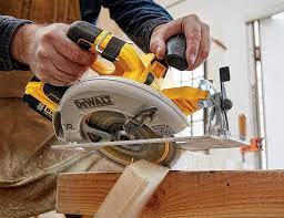 how to cut molding with a circular saw