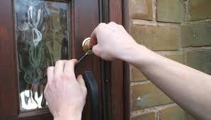 how to pick a locked door useful tips