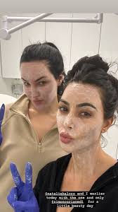 kim kardashian shows off her real skin