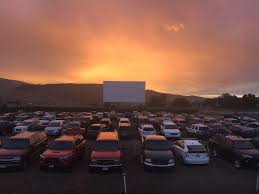 Roadhouse cinemas provides an amazing movie and dining experience. 7 Drive In Theaters Around Colorado Outthere Colorado