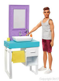 Heute wird #barbies neues badezimmer geliefert. Barbie Ken Puppe Und Badezimmer Set Neu Ebay