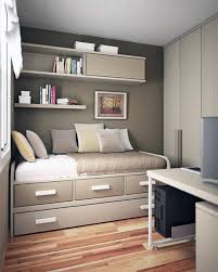 Yatak odanızı dekore ederken bu fikirlerden i̇ç mimarların küçük yatak odaları için en önemli tavsiyesi boya badana tercihini meltem rengi gibi açık renklerden yana kullanmak olacaktır. Kucuk Yatak Odasi Dizayni
