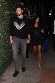 Maybe you know about klay thompson very well but do you know how old and tall is he, and what is his net worth in 2020? Wait So The Internet Claims Klay Thompson Laura Harrier Broke Up The Young Black And Fabulous