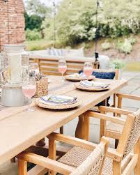Outdoor Dining Table Setting